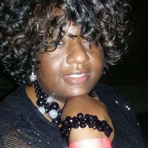 Meet your Posher, Nakisha